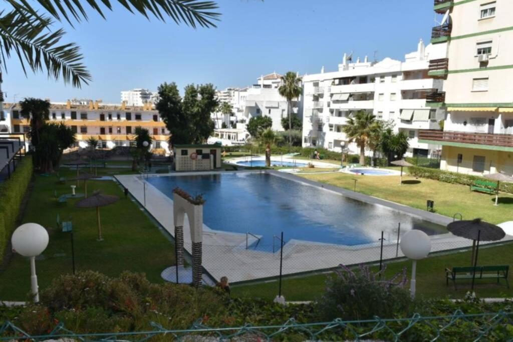 Modern Studio Near Beach. Sea, Pool And Wi-Fi Benalmádena Exterior foto